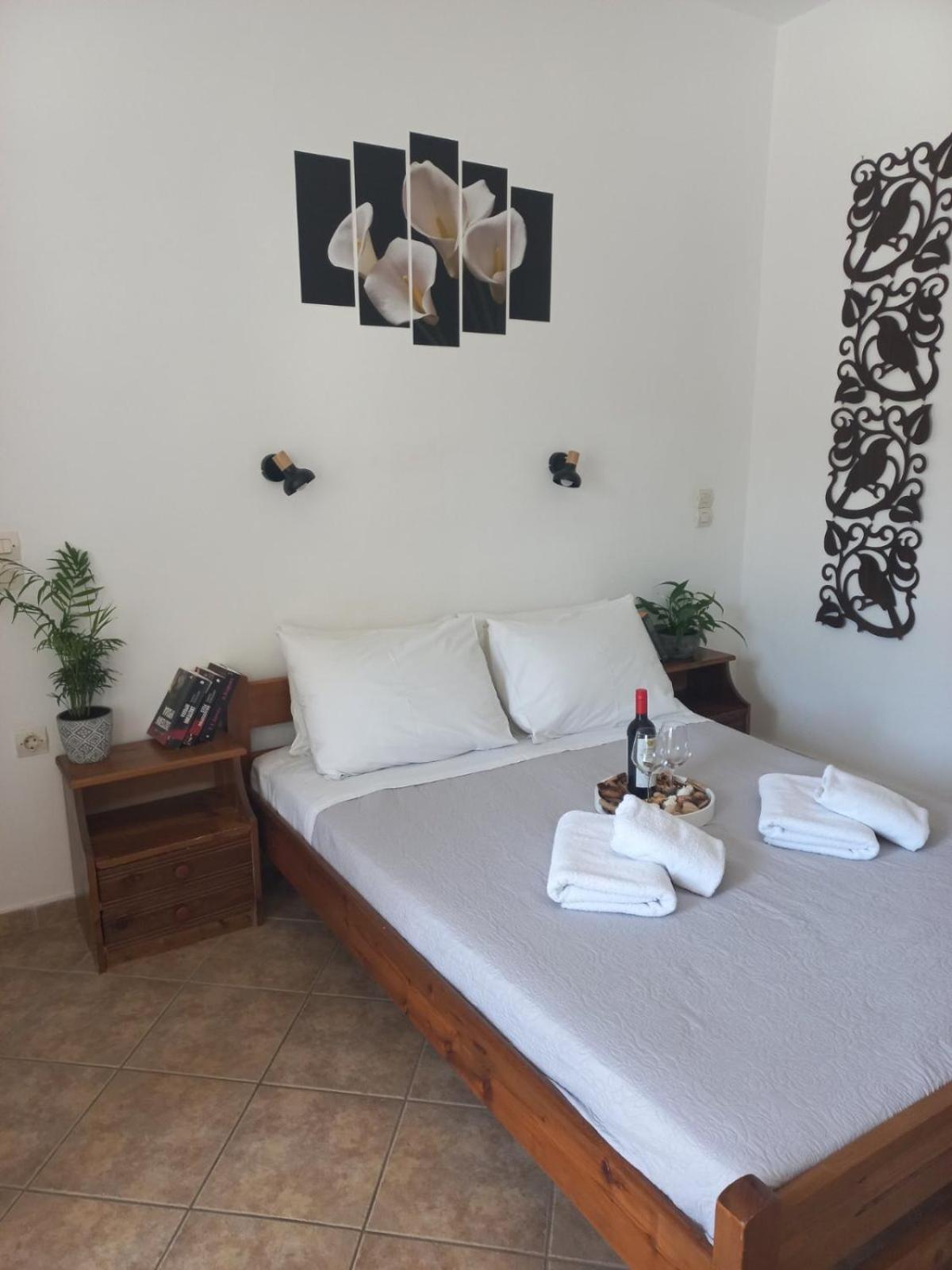 Happy Days Apartment Agia Galini  Ngoại thất bức ảnh