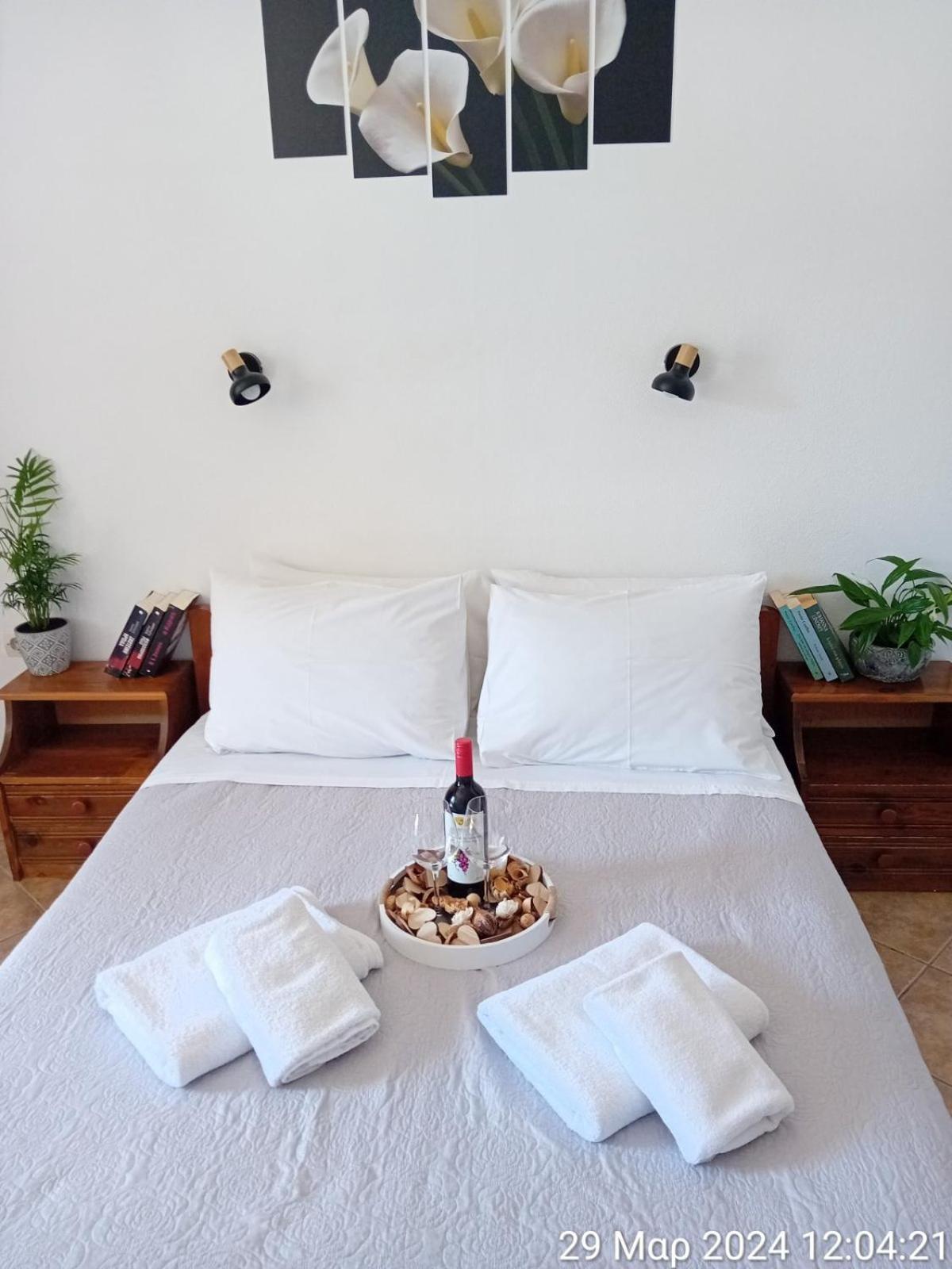 Happy Days Apartment Agia Galini  Ngoại thất bức ảnh